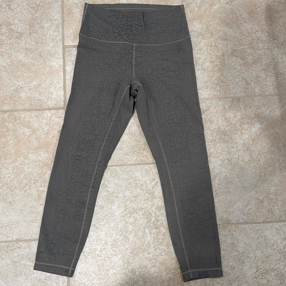 LULULEMON LEGGINGS SIZE 8